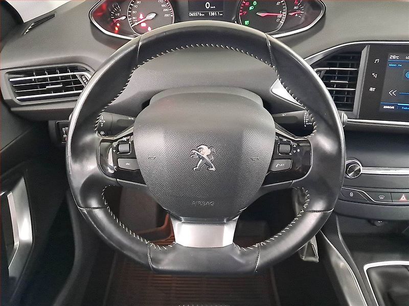 Peugeot 308 (2018) Active 1.2 PureTech, ČR,1.maj - fotka 20 z 20
