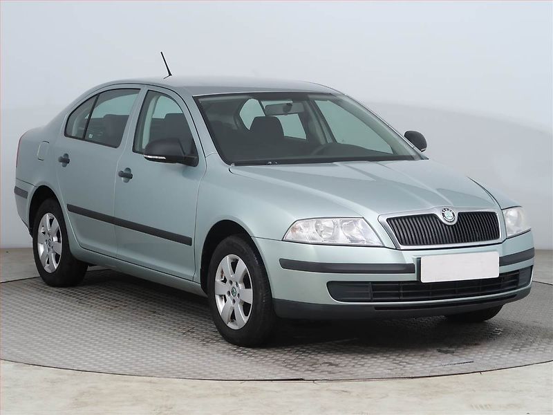 Škoda Octavia (2012) 1.6, nová STK, jezdí výborně - fotografie inzerátu