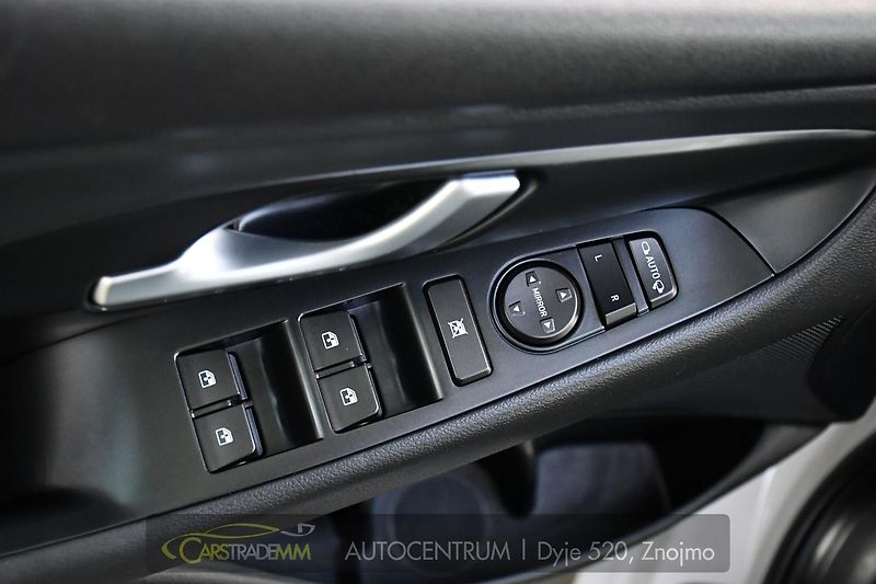 Hyundai i30 1,6CRDi STYLE AUTOMAT - fotka 25 z 48