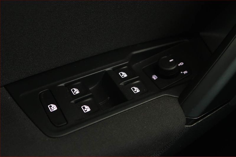 Volkswagen Tiguan (2020) 1.5 TSI - fotka 16 z 19