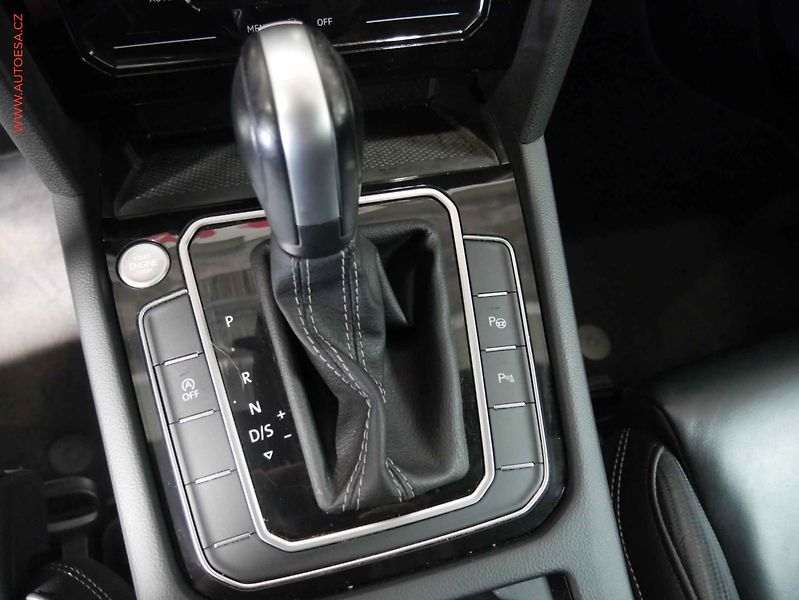 Volkswagen Passat (2023) 2.0TDi, 2.maj,ČR, R-Line - fotka 21 z 25