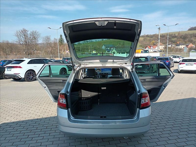 Škoda Fabia 1,2 TSI,66KW,DIGIKLIMA,TEMPOMA - fotka 18 z 36