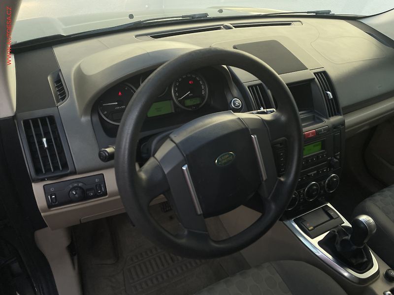 Land Rover Freelander (2008) 2.2 TD4 4x4, ČR, AC, TZ - fotka 13 z 16