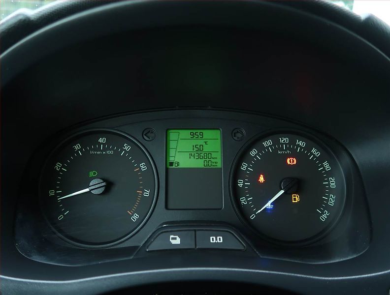 Škoda Fabia (2011) 1.2 TSI, Serv.kniha - fotka 11 z 15