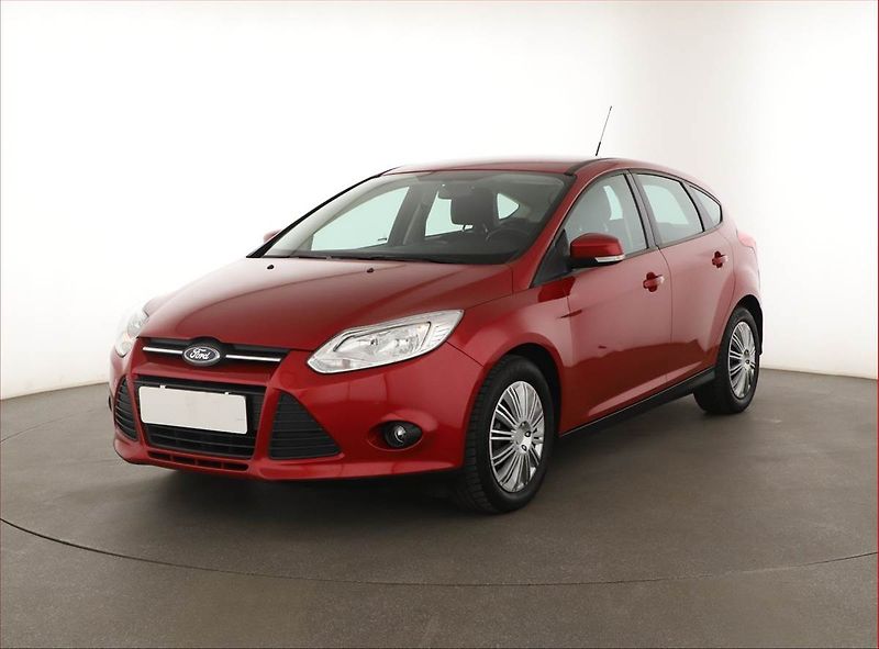Ford Focus (2012) 1.6 i, Park. senzory - fotka 2 z 12