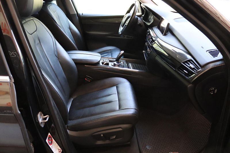 BMW X5 XDRIVE 30D F15 190kW - fotka 46 z 50
