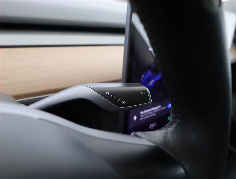 Tesla Model 3 (2021) Std Range Plus 52kWh, SoH 72% - fotka 15 z 20