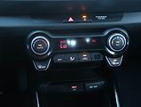 Kia Stonic (2023) Exclusive 1.0 T-GDI, EXCLUSIVE - náhled 16