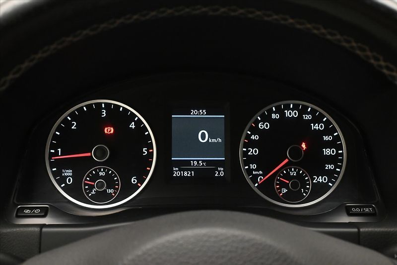 Volkswagen Tiguan 2,0 TDI 103kW 4x4 Manuál Záruk - fotka 16 z 31