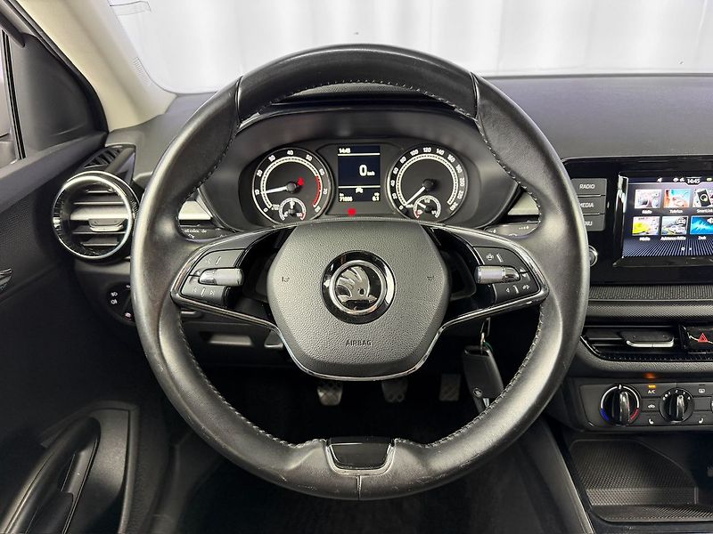 Škoda Fabia 1.0 TSI AMBITION PLUS, LANE, F - fotka 13 z 23