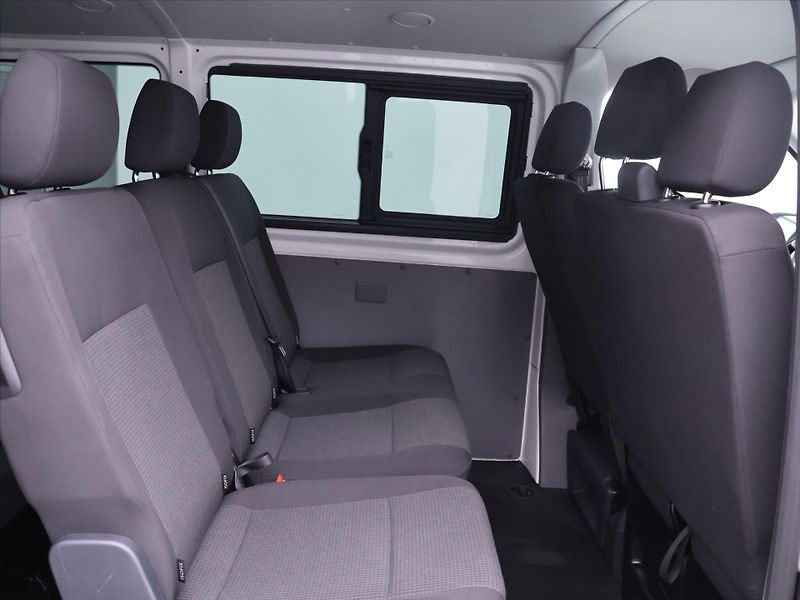 Volkswagen Transporter 2,0 TDI 110kW DSG 9-Míst CZ DP - fotka 13 z 31