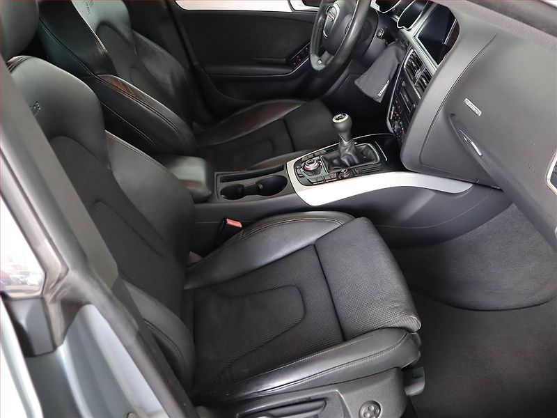Audi A5 (2011) S-Line 2.0 TDI, 4X4 - fotka 9 z 19