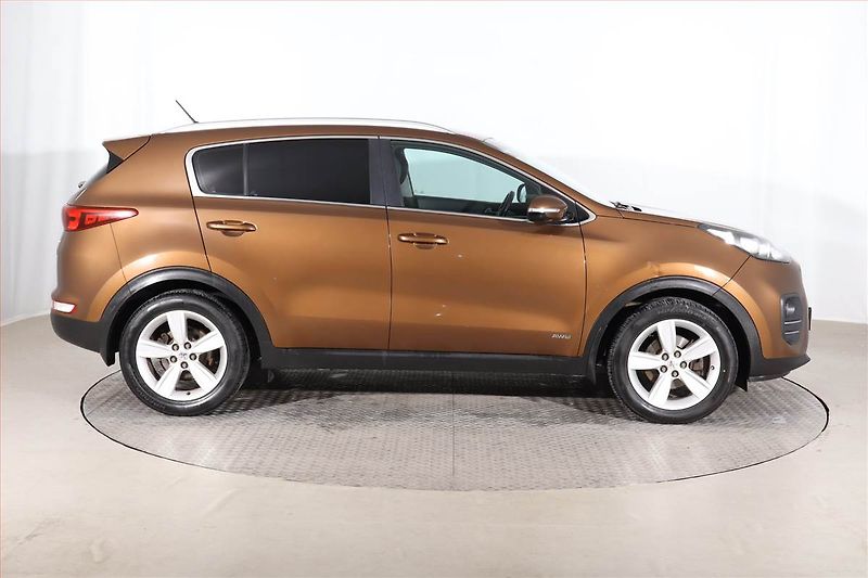 Kia Sportage (2016) 2.0 CRDi, 4X4, Navi, Tempomat - fotka 6 z 23