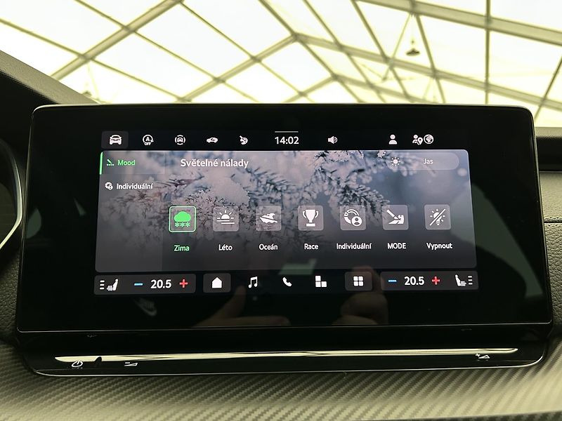 Škoda Octavia 2.0 TDI SportLine - fotka 8 z 28