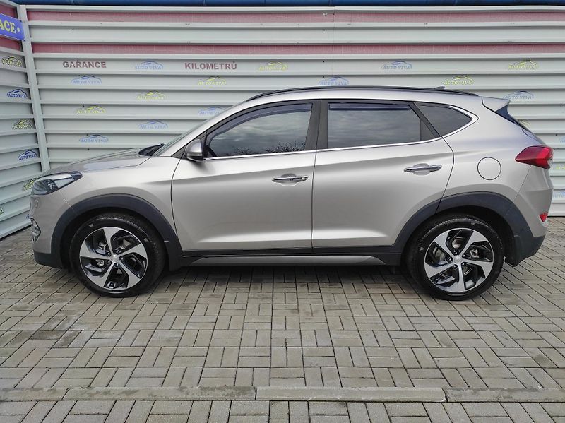 Hyundai Tucson 2.0 CRDI 136KW Style 4x4 - fotka 2 z 45
