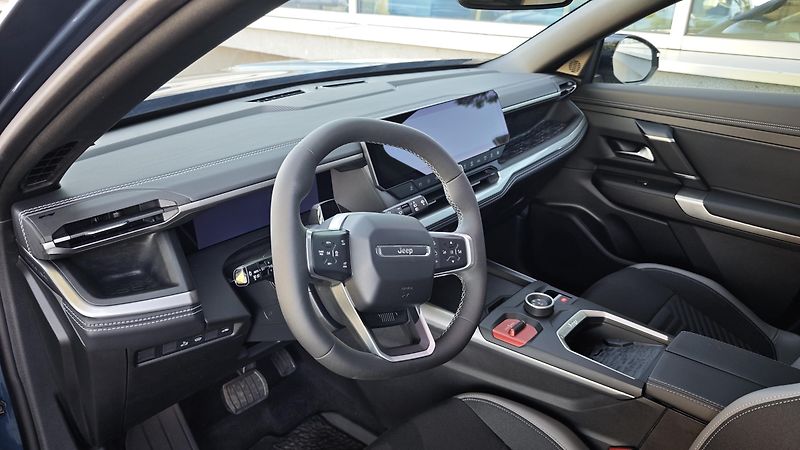 Jeep Compass (2026) First Edition  hybrid 145PS AT - fotka 25 z 49