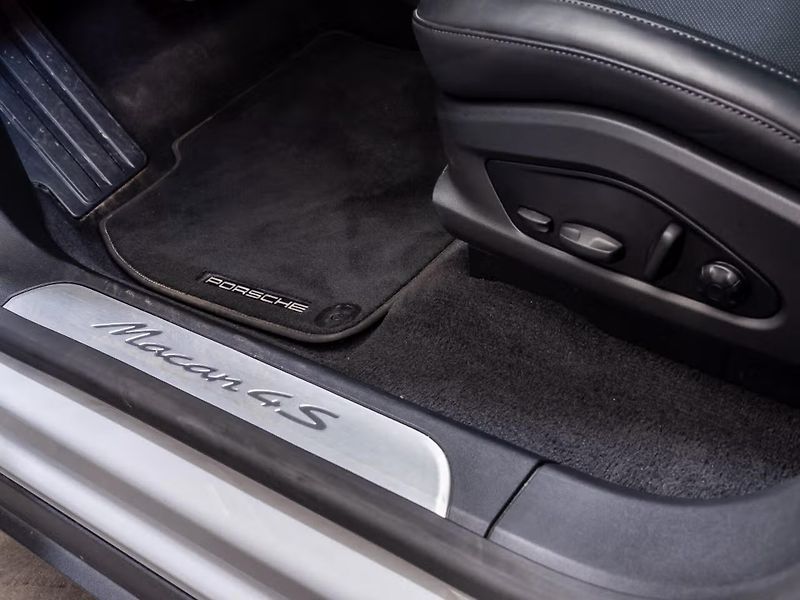 Porsche Macan 4S PASM InnoDrive 360 Pano Ven - fotka 13 z 18