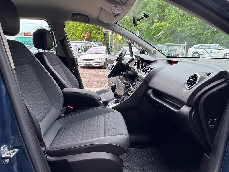 Opel Meriva (2015) 1.4 16V - fotka 13 z 30