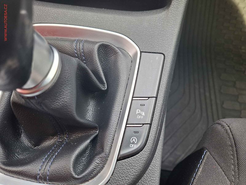 Hyundai i30 (2018) 1.4 TGDi, 2.maj,ČR, AC, tempo - fotka 19 z 19