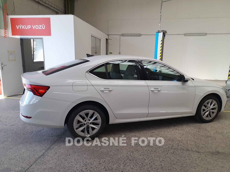 Škoda Octavia (2021) 2.0 TDi, ČR, servis.kniha - fotka 2 z 3