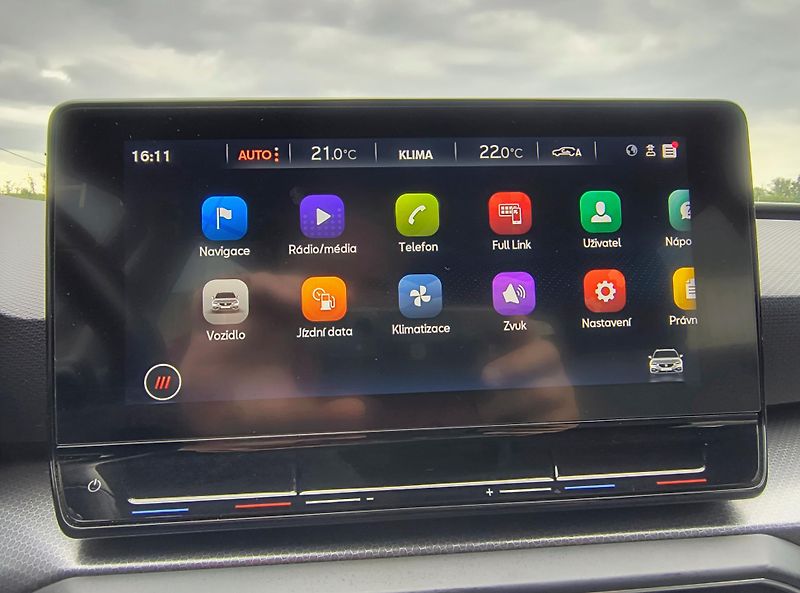 Seat Leon 1.0 eTSi AT 81KWNAVI/MATRIXLED - fotka 53 z 67