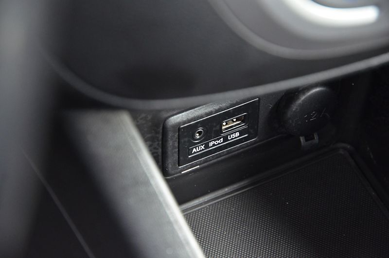 Hyundai ix20 (2013) 1.4i 66kW / ČR / 1.MAJITEL - fotka 28 z 30