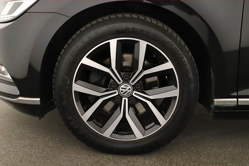 Volkswagen Passat (2018) 2.0 TDI, Kůže, Navi, Tempomat - fotka 20 z 20