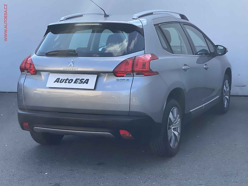 Peugeot 2008 (2014) 1.6VTi, AC, park.čidla - fotka 4 z 18