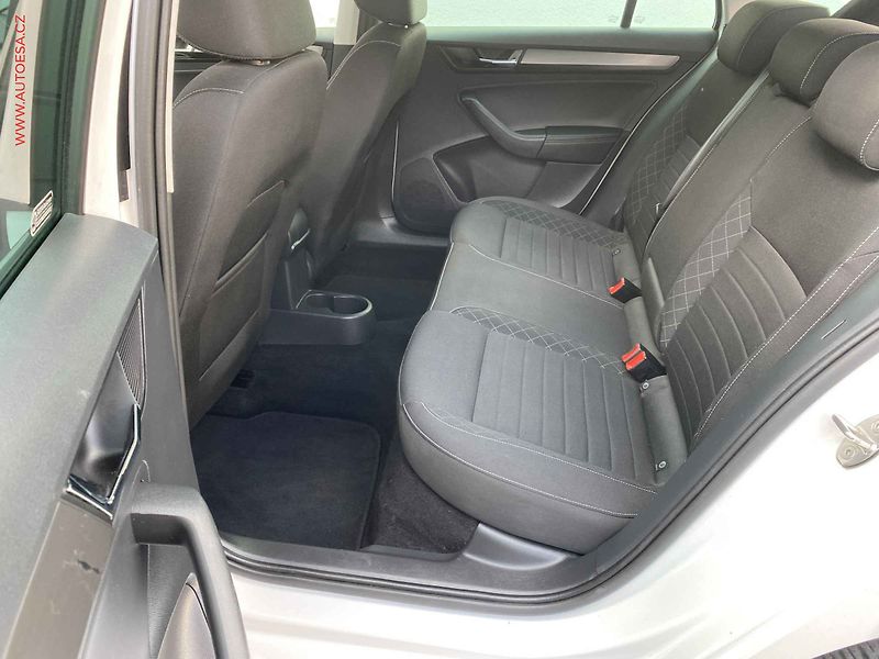 Škoda Rapid (2017) 1.6 TDi, ČR, Style, navi - fotka 10 z 18