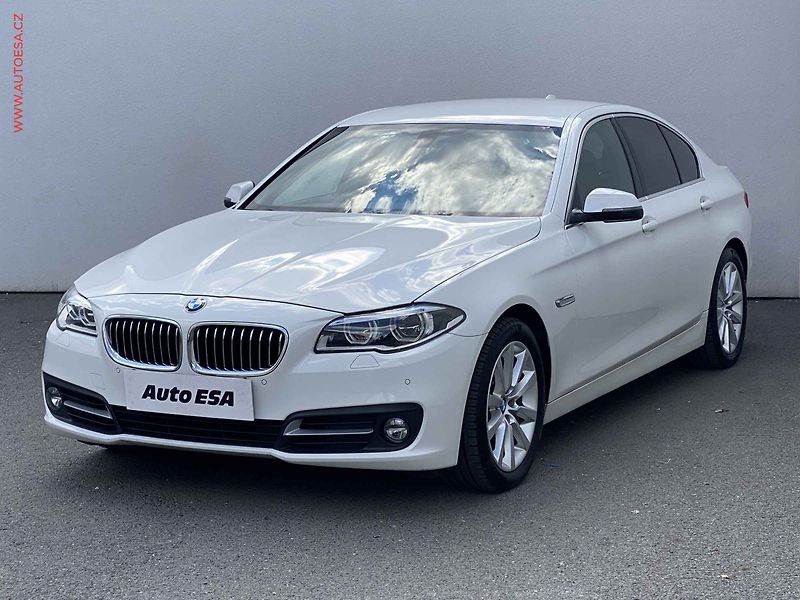 BMW Řada 5 (2013) 2.0d xDrive, ČR, AT, LED - fotka 3 z 19