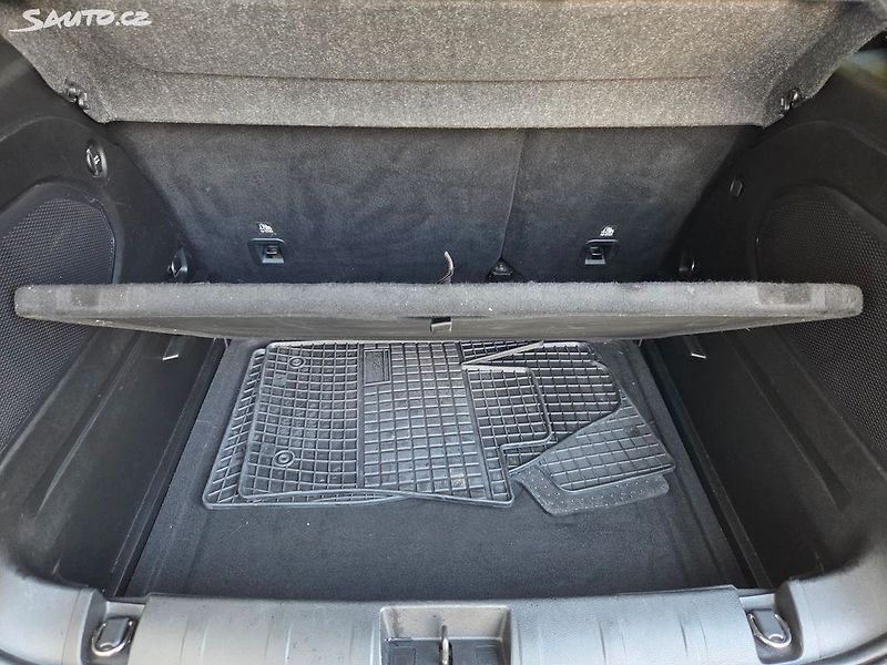 Jeep Renegade (2015) 2.0 CRD 4x4 Limited Aut Pano - fotka 22 z 43