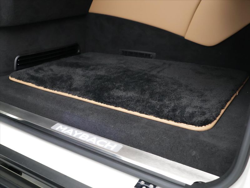 Mercedes-Benz Třídy G 6,0 650 Maybach Landaulet AMG - fotka 40 z 97