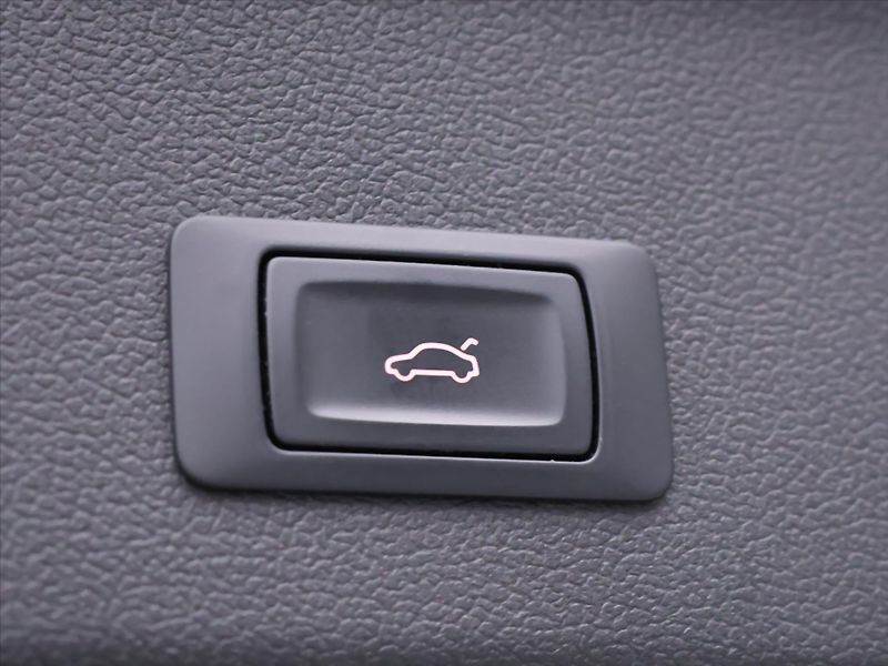 Audi A4 2,0 TDI 110kW quattro Navi Bi- - fotka 10 z 30