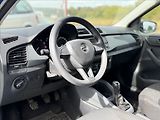 Škoda Fabia 1,0 MPI KLIMA - náhled 10