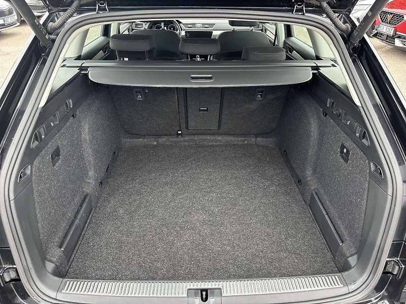 Škoda Superb (2022) Combi 2.0 TDI DSG Style - fotka 32 z 33