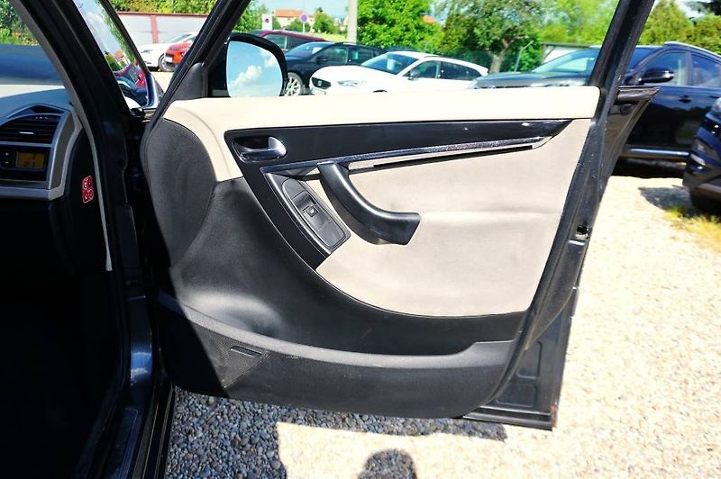 Citroën C4 Picasso (2012) EXCLUSIVE 2,0 HDI 120 kW - fotka 16 z 38