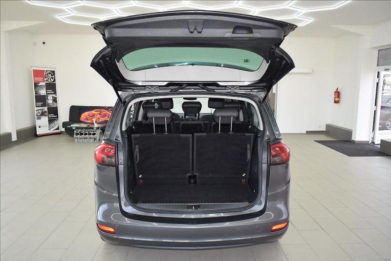 Opel Zafira 2,0 CTDi,7-míst,Nav,Innovation - fotka 13 z 27