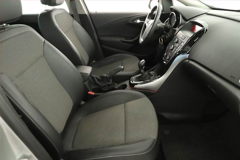 Opel Astra (2015) 1.6 CDTI, Tempomat - fotka 7 z 13