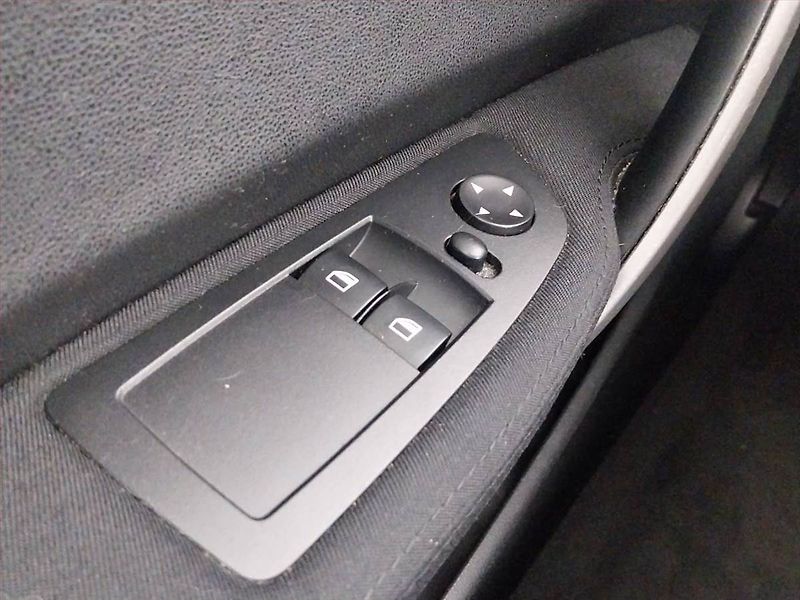 BMW Řada 1 (2006) 116i, po STK, jezdí výborně - fotka 15 z 15
