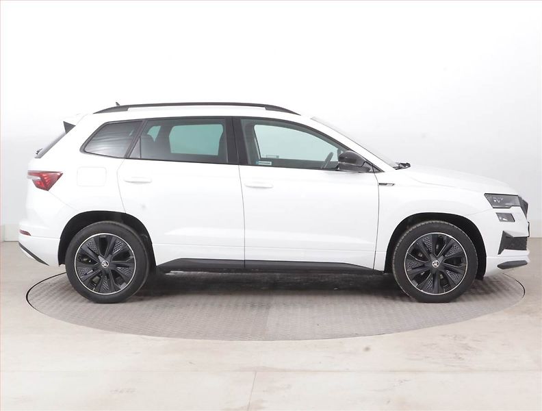 Škoda Karoq (2023) Sportline 1.5 TSI - fotka 6 z 16