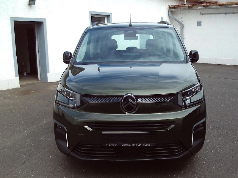 Citroën Berlingo (2026) PLUS Petrol 110k Manual - fotka 2 z 13