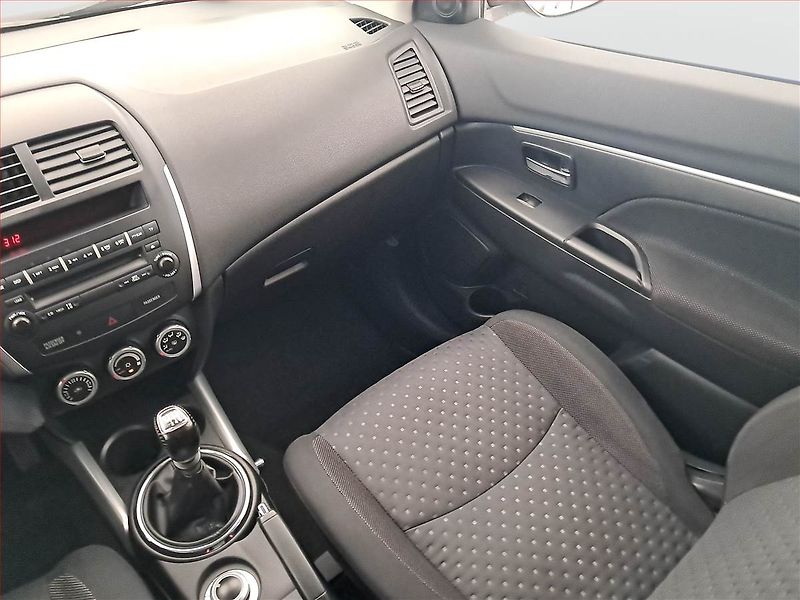 Mitsubishi ASX (2011) 1.8 DI-D MIVEC, 4X4, ČR,1.maj - fotka 8 z 16