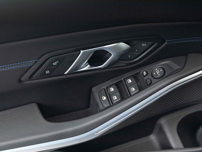 BMW Řada 3 M340d xDrive Sedan - fotka 17 z 22