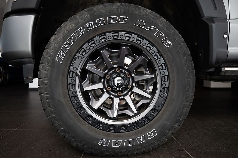 Ford F-150 Platinum - fotka 25 z 28