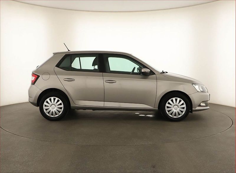 Škoda Fabia (2018) Ambition 1.0 TSI - fotka 6 z 12