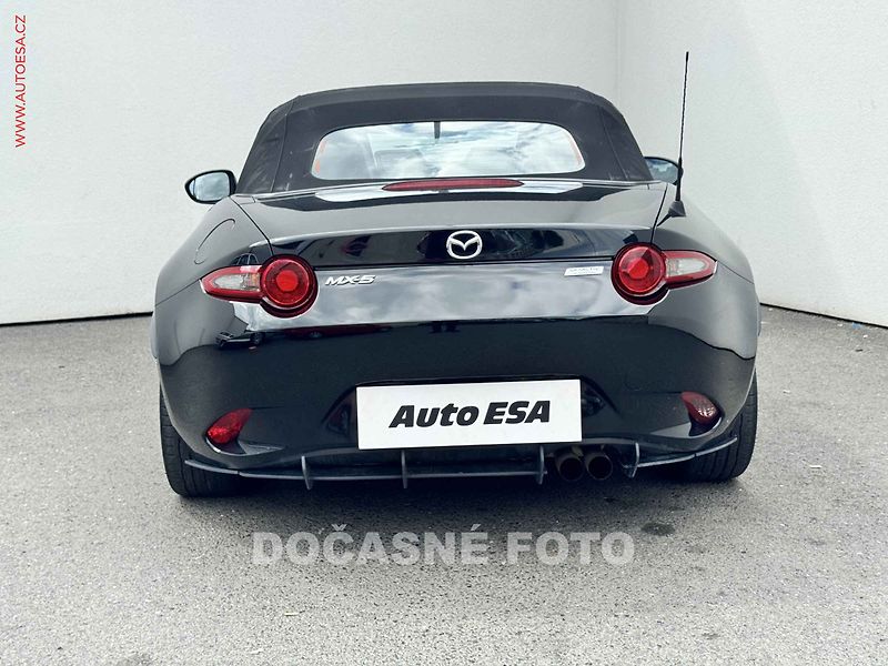 Mazda MX-5 (2015) 2.0i, Navi, LED, kůže - fotka 5 z 12