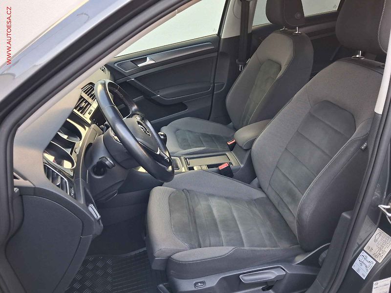 Volkswagen Golf (2018) 1.0TSI, ČR - fotka 9 z 16