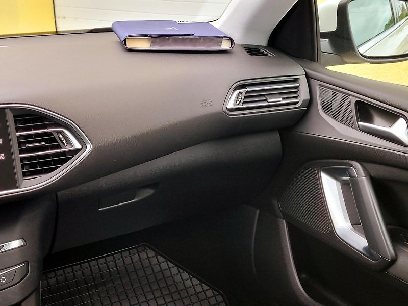 Peugeot 308 bHDi SW CZ *SERV.KNÍŽKA*   - fotka 31 z 48