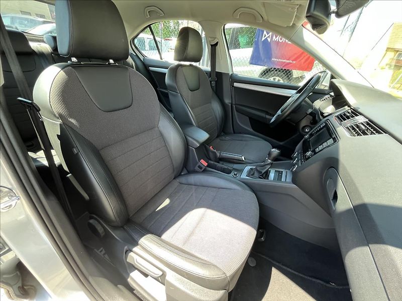 Škoda Octavia 1,4 TSi 103 kw Elegance  Xenon - fotka 32 z 46