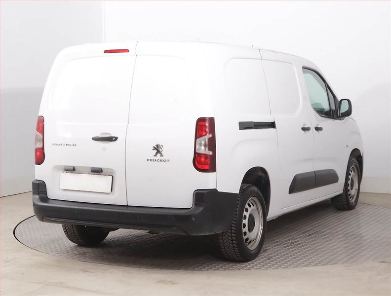 Peugeot Partner (2023) Maxi 1.5 BlueHDi, 3Místa, ČR - fotka 5 z 16